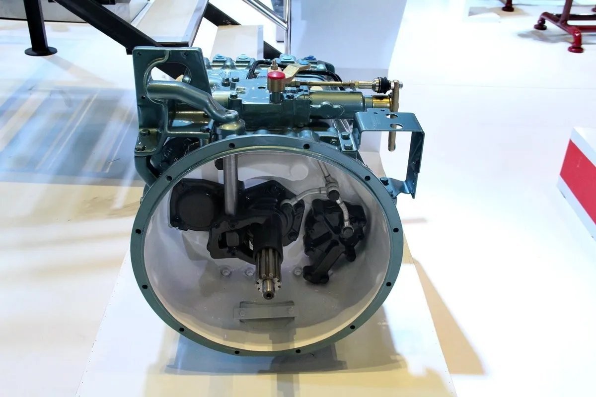 Small Automatic Transmission Bus Automatic Transmission Truck Sinotruk Transmission For Sale