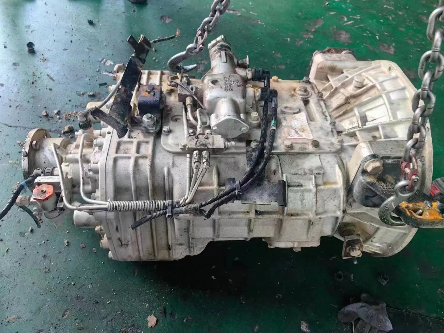 Used Transmission Gearbox Assembly 12JSD240TA
